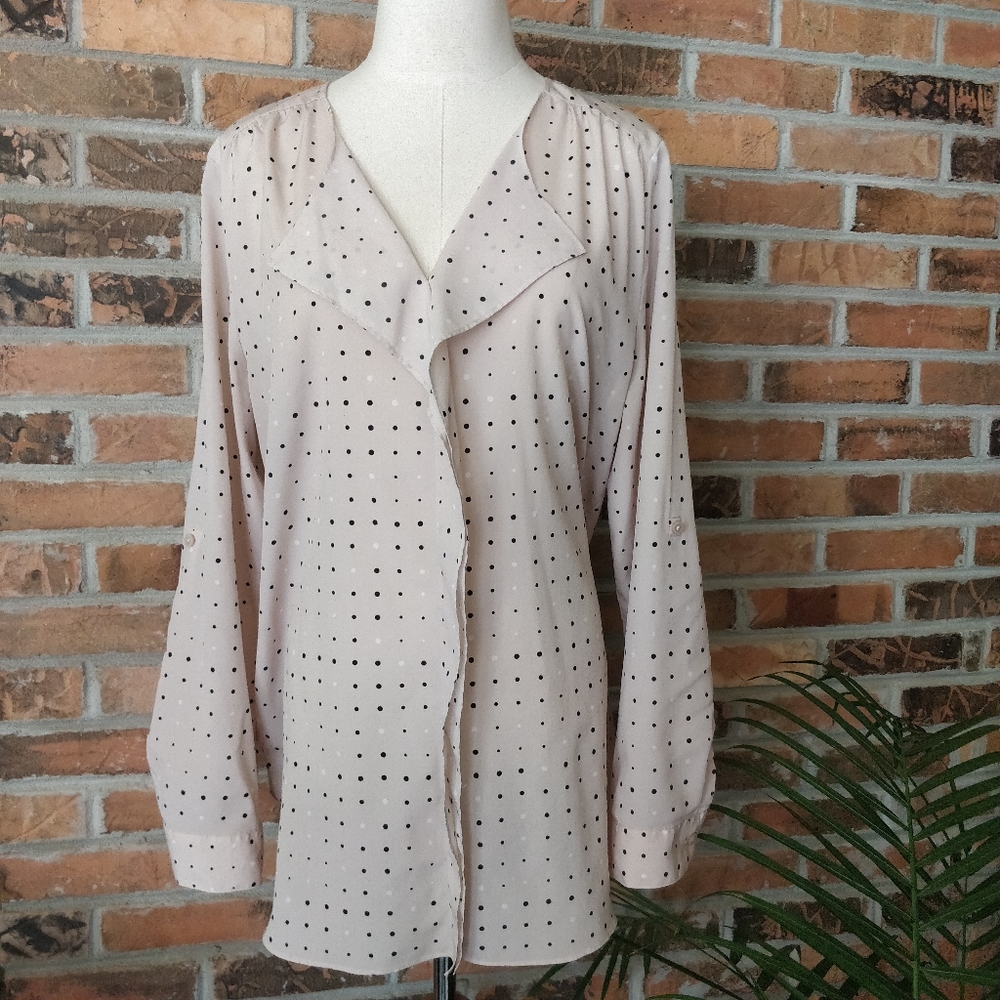 Ann Taylor Nude Pink Ruffle V-Neck Blouse, B&W Dots, Roll Tab Sleeves L Large B6